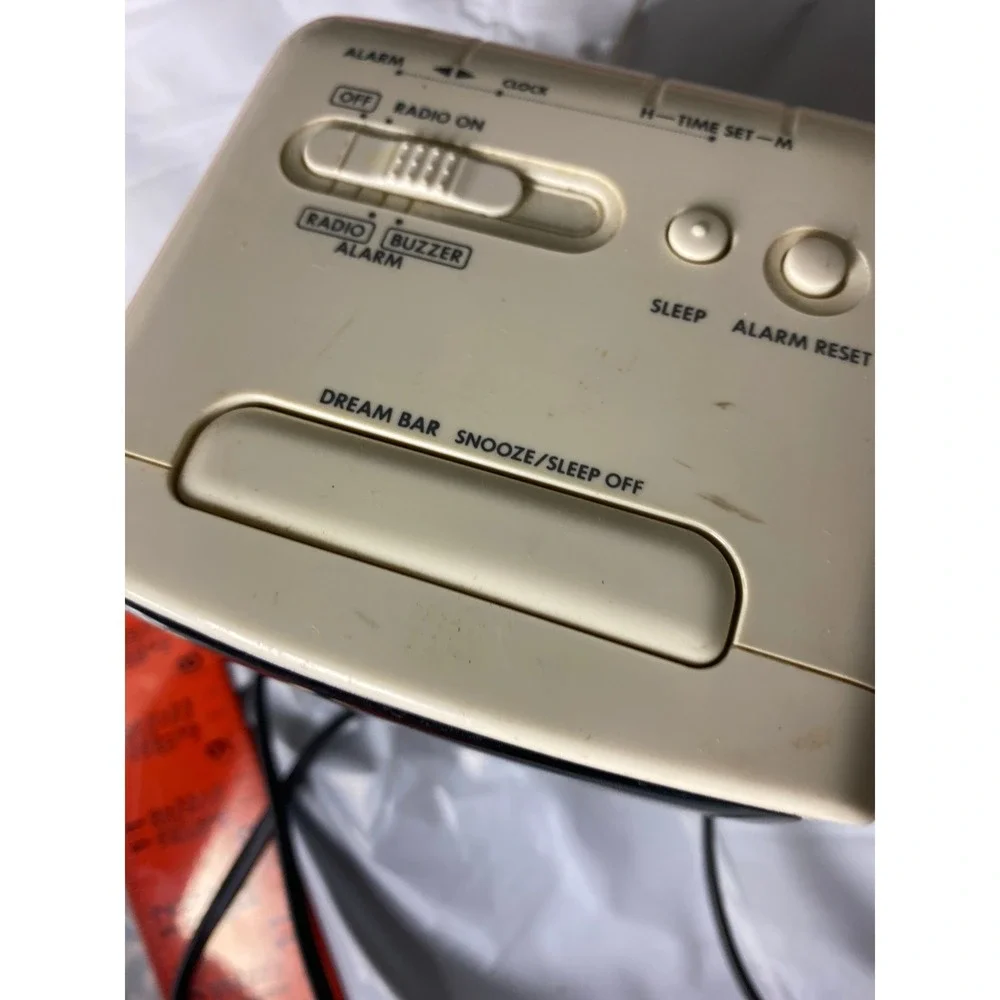 Vintage Sony Dream Machine ICF-C240 AM/FM Alarm Clock Radio Cream Cube Malaysia